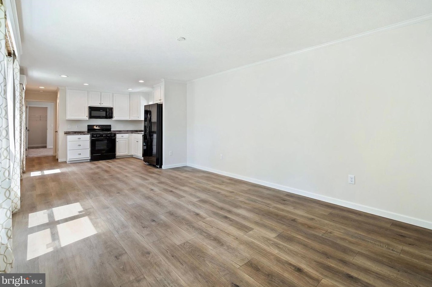 6 Lace Bark Ln, Jackson Twp NJ 08527-3035 exterior