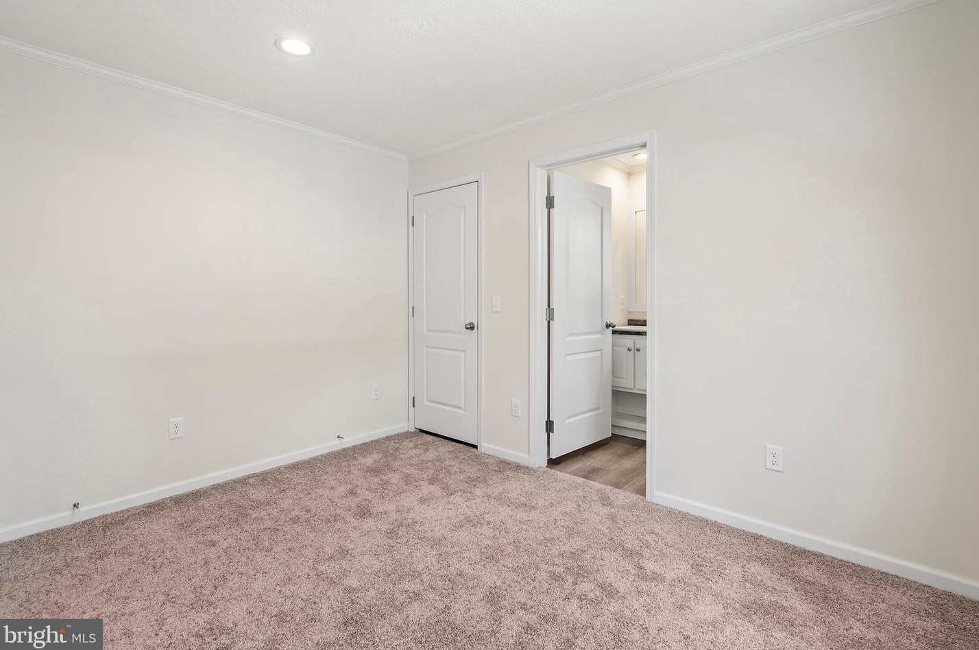 6 Lace Bark Ln, Jackson Twp NJ 08527-3035 exterior