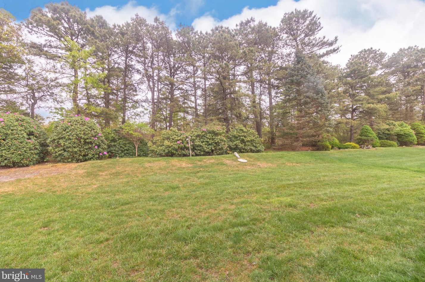 150 Canterbury Ln, Toms River NJ  08757-6589 exterior