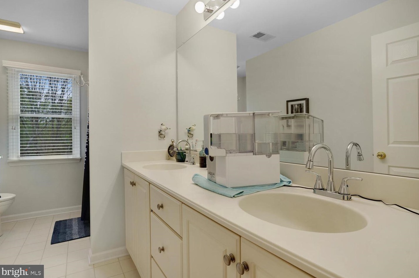 44 Harvest Way, Tuckerton NJ 08087-4043 exterior