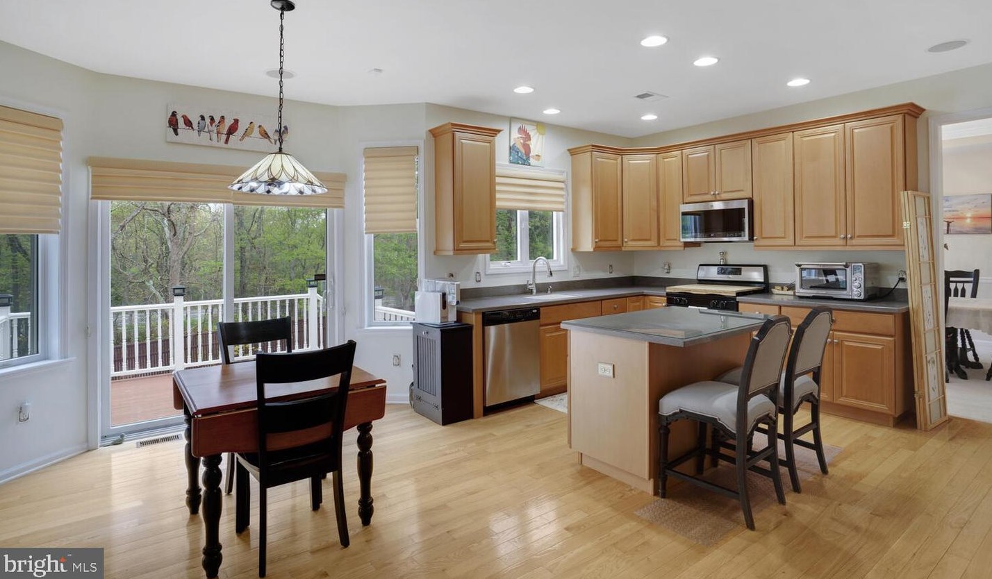 44 Harvest Way, Tuckerton NJ 08087-4043 exterior