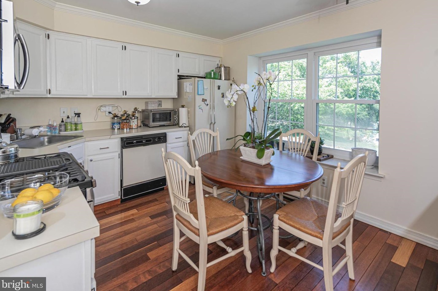 35 Chicopee Dr, Princeton NJ  08540-1826 exterior