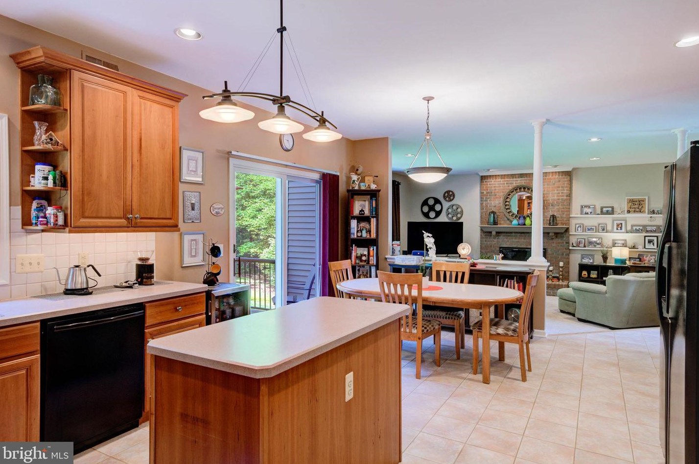 68 Murray Dr, Millstone NJ 08844-2542 exterior