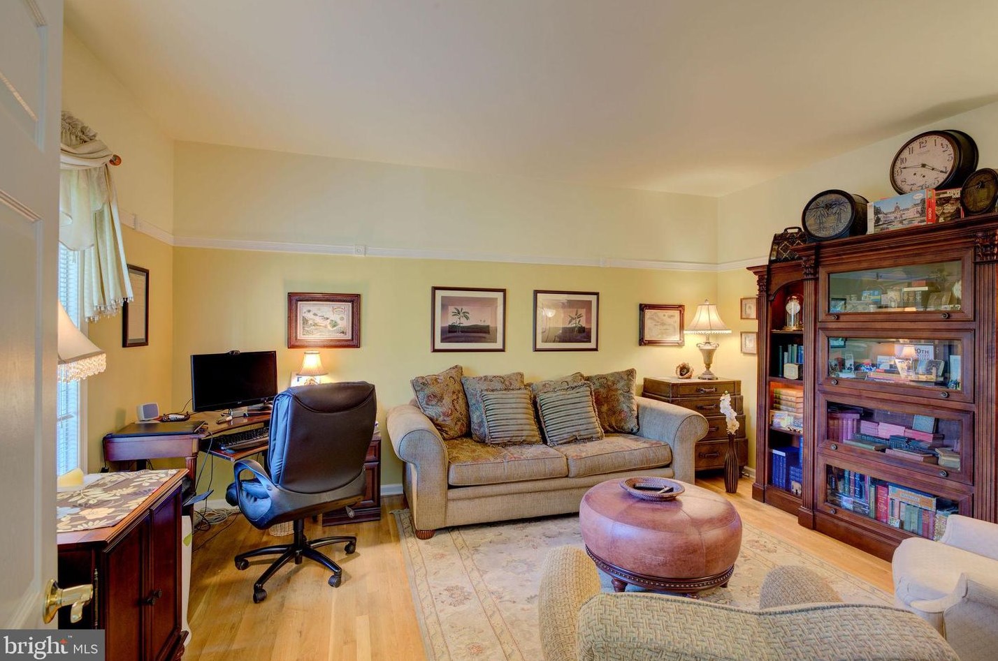 68 Murray Dr, Millstone NJ 08844-2542 exterior