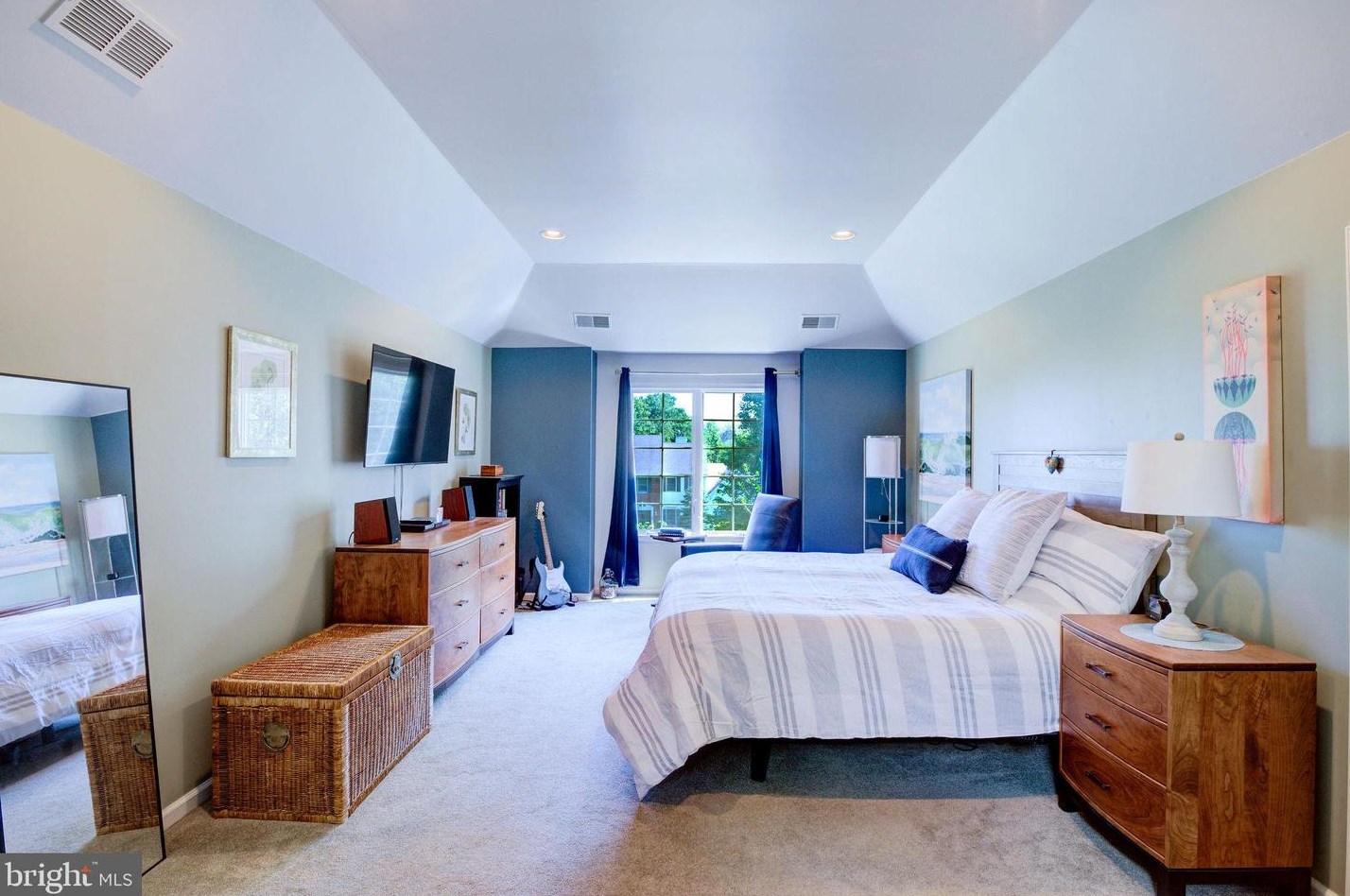 68 Murray Dr, Millstone NJ 08844-2542 exterior