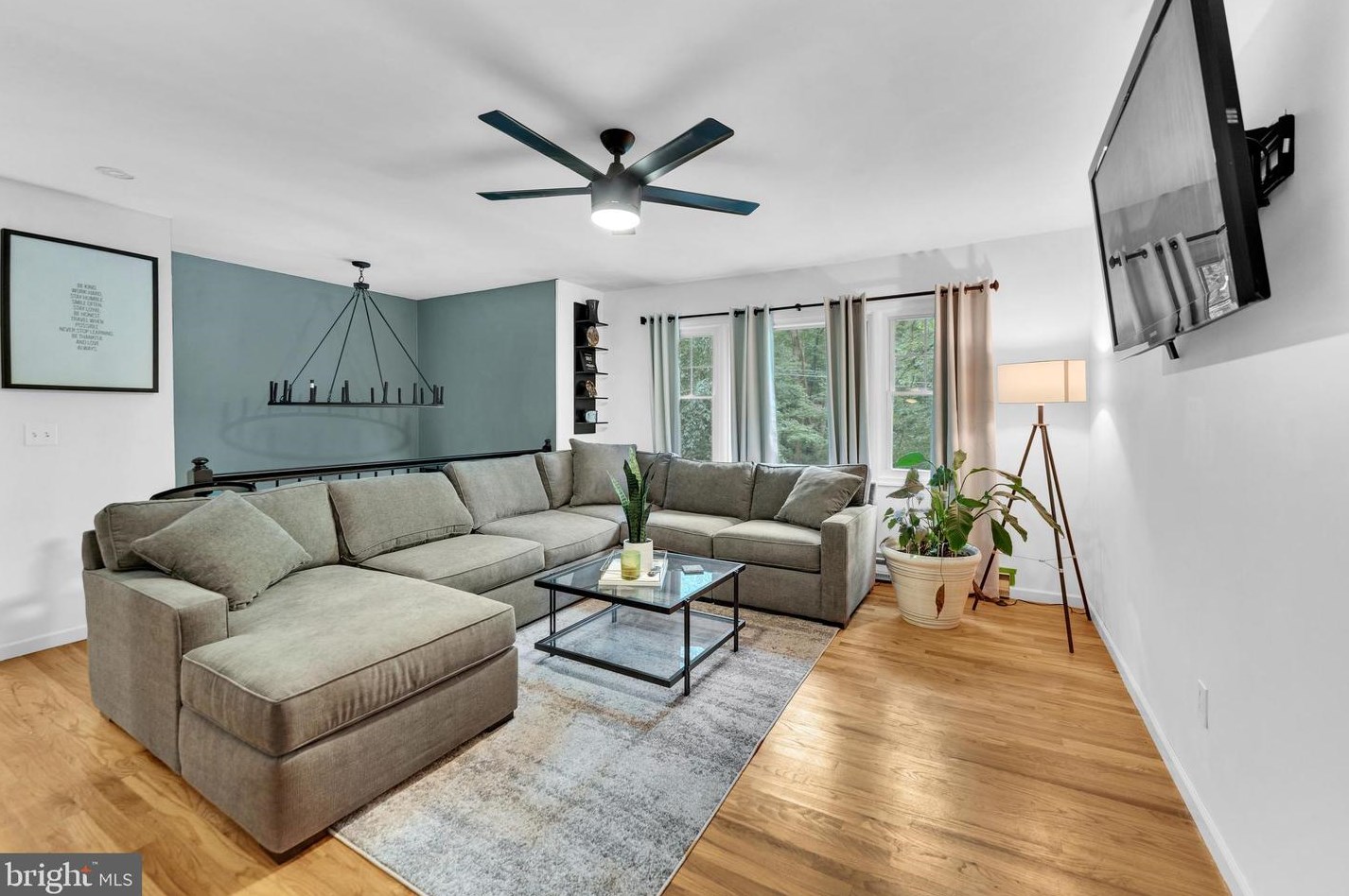 25 Sleepy Holw Rd, Andover NJ 07821-3326 exterior