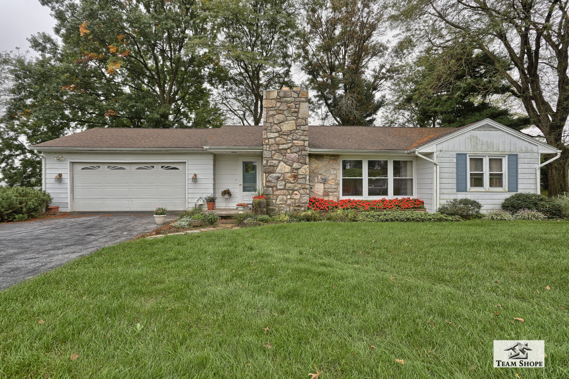 199 W Main St, Fredericksburg, PA 17026 MLS 1008340674 Coldwell Banker