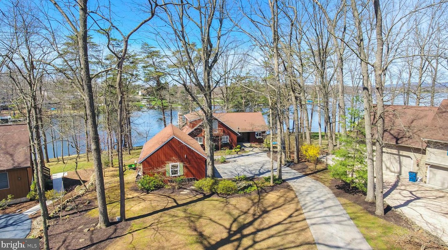 19 Bragg Dr, East Berlin PA  17316-9342 exterior