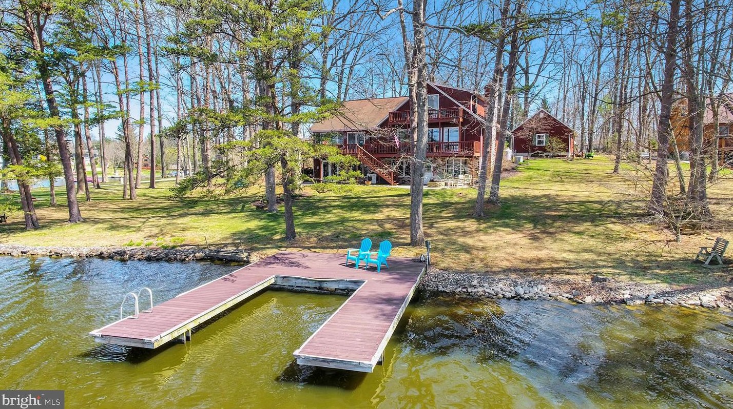 19 Bragg Dr, East Berlin PA  17316-9342 exterior