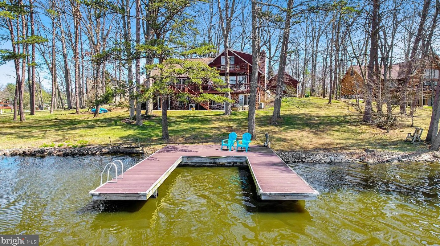 19 Bragg Dr, East Berlin PA  17316-9342 exterior