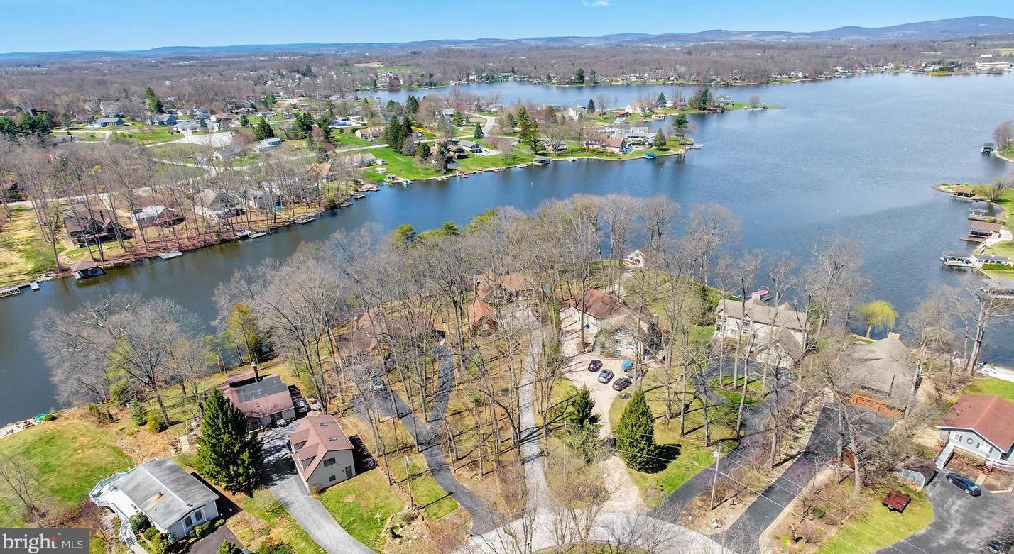 19 Bragg Dr, East Berlin PA  17316-9342 exterior