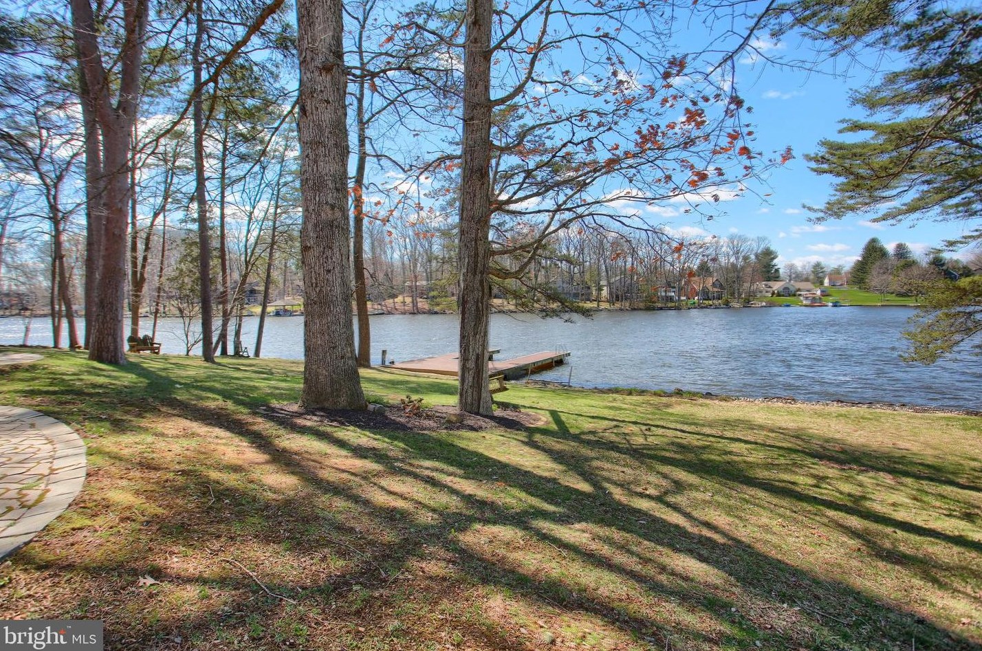 19 Bragg Dr, East Berlin PA  17316-9342 exterior