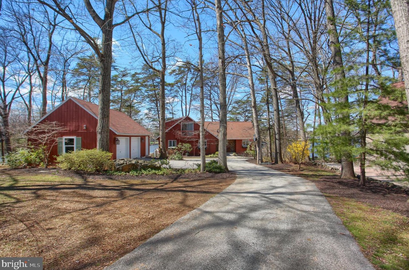 19 Bragg Dr, East Berlin PA  17316-9342 exterior