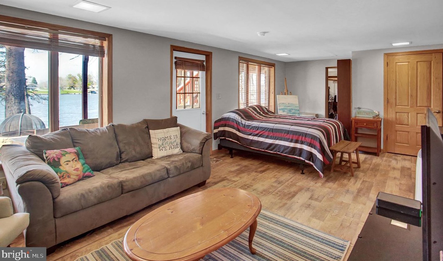 19 Bragg Dr, East Berlin PA  17316-9342 exterior