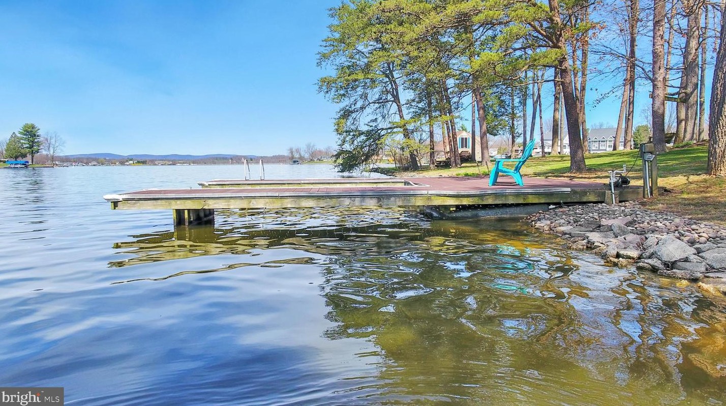 19 Bragg Dr, East Berlin PA  17316-9342 exterior