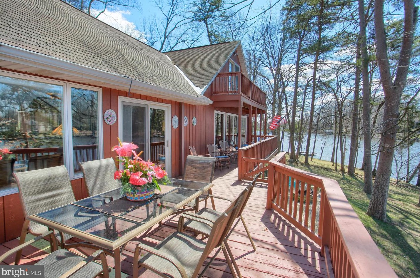 19 Bragg Dr, East Berlin PA  17316-9342 exterior