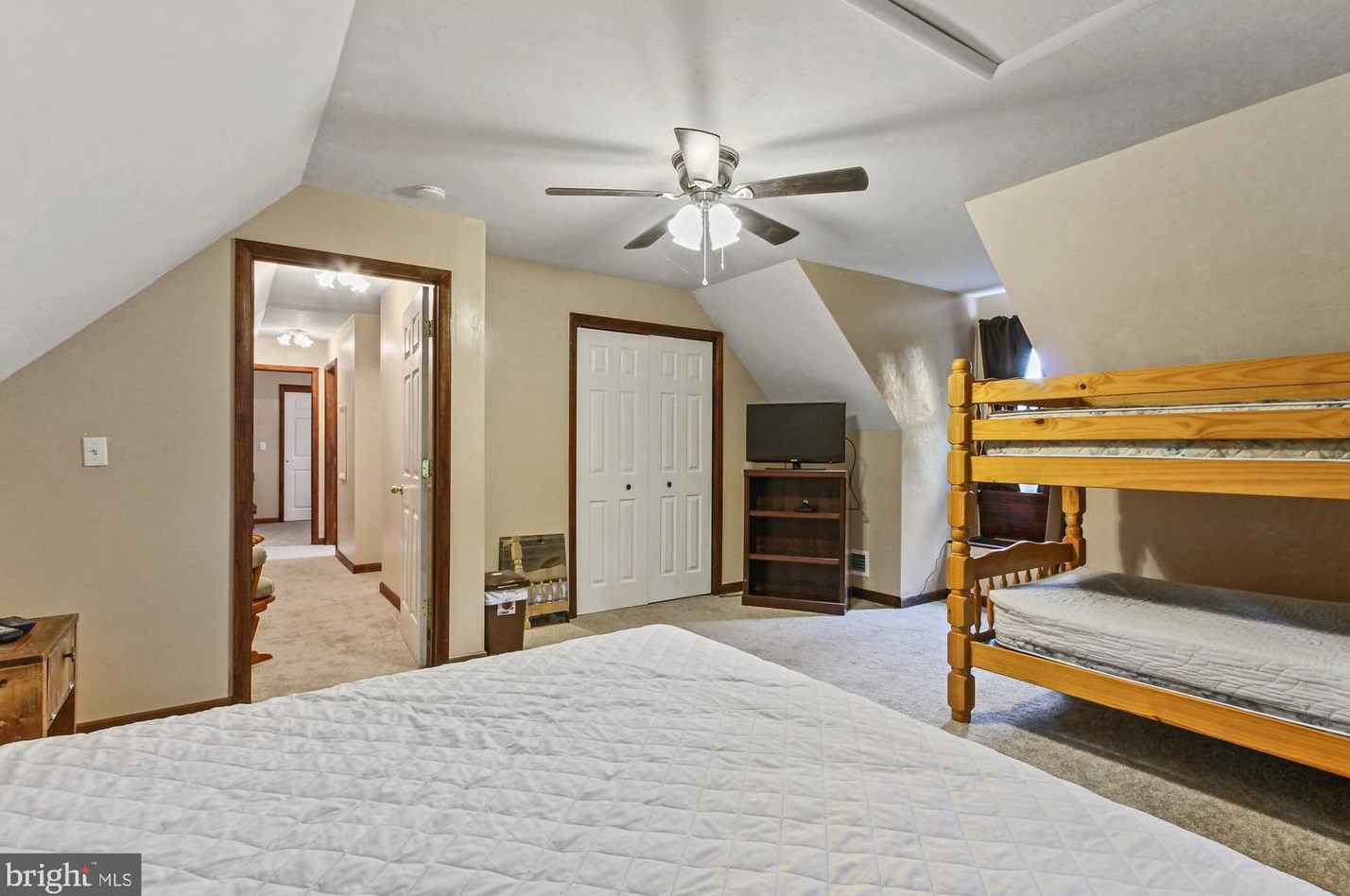 317 Lake Meade Dr, East Berlin PA  17316-9320 exterior