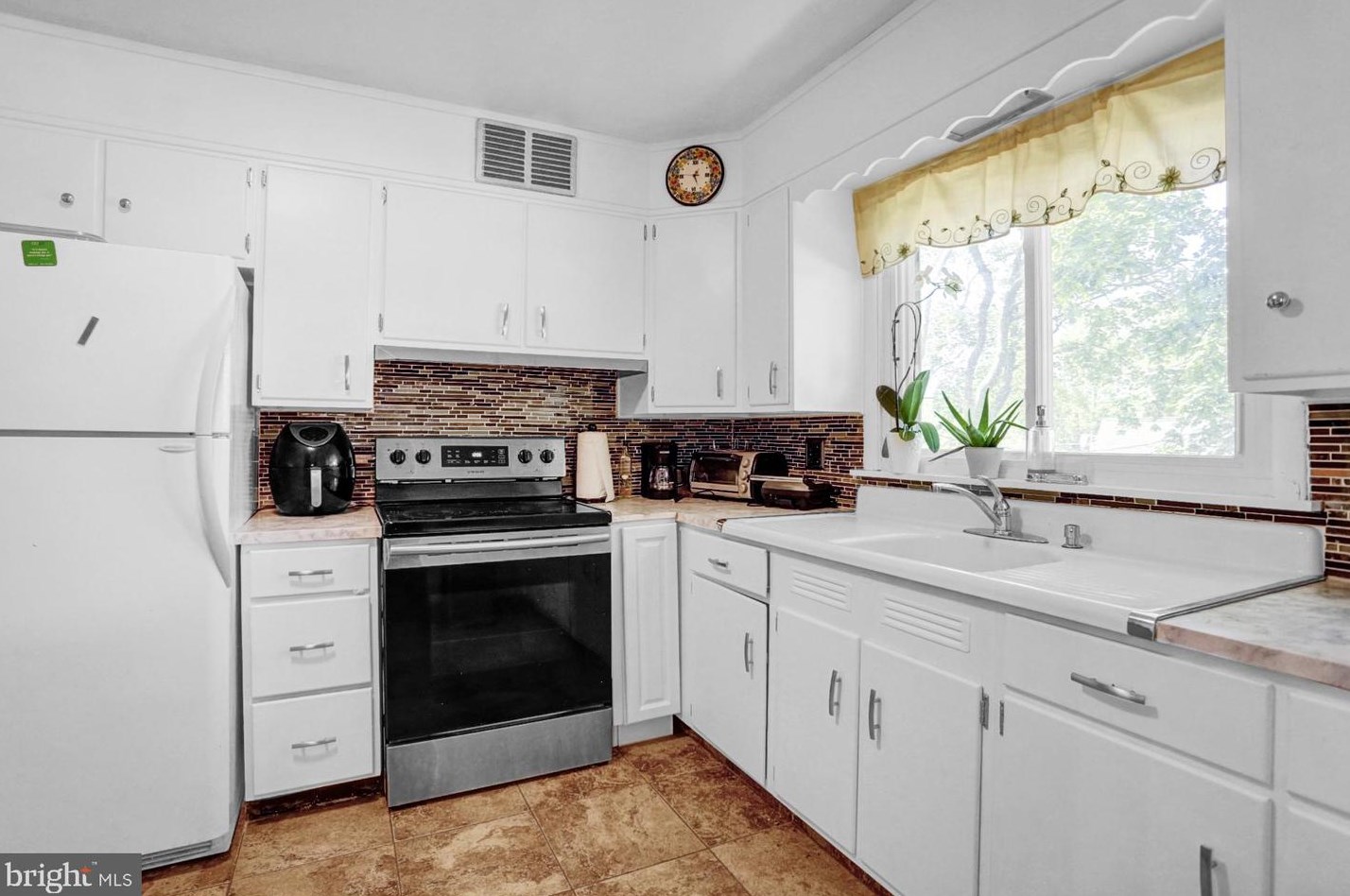 1750 Hampden Blvd, Reading PA  19604-1604 exterior