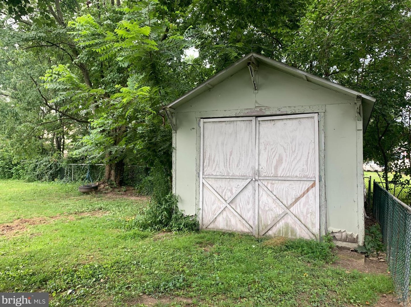 110 Midland Ave, Reading PA  19606-1333 exterior