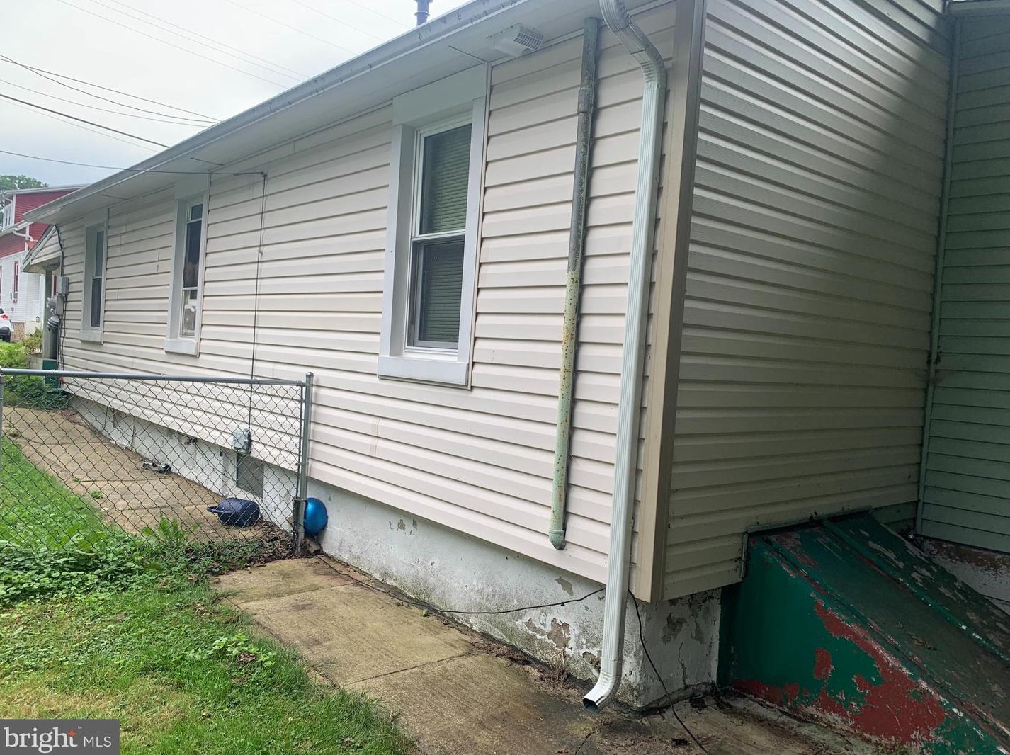 110 Midland Ave, Reading PA  19606-1333 exterior