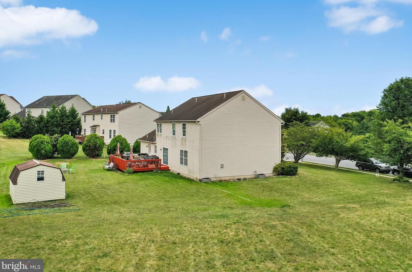 329 Buckhead Ln, Douglassville PA  19518-9628 exterior