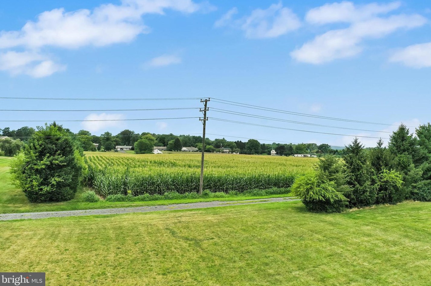 329 Buckhead Ln, Douglassville PA  19518-9628 exterior