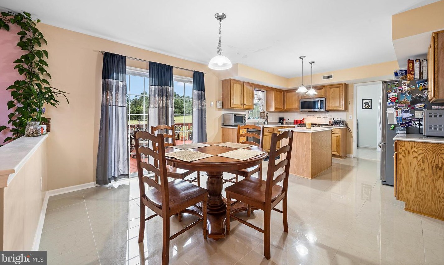 329 Buckhead Ln, Douglassville PA  19518-9628 exterior