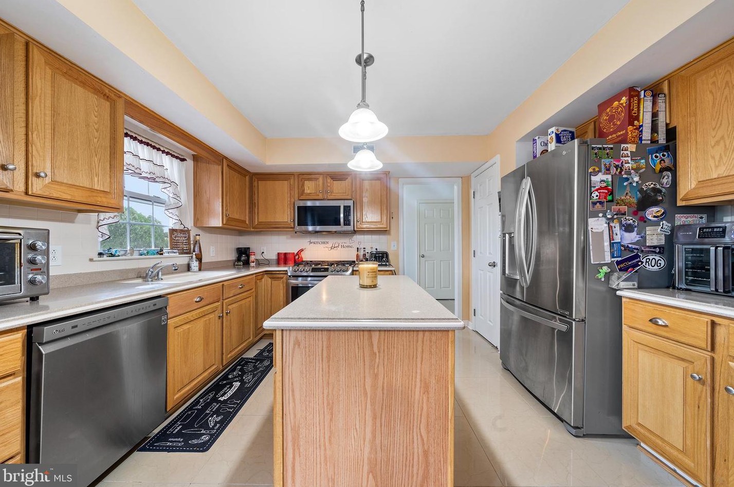 329 Buckhead Ln, Douglassville PA  19518-9628 exterior