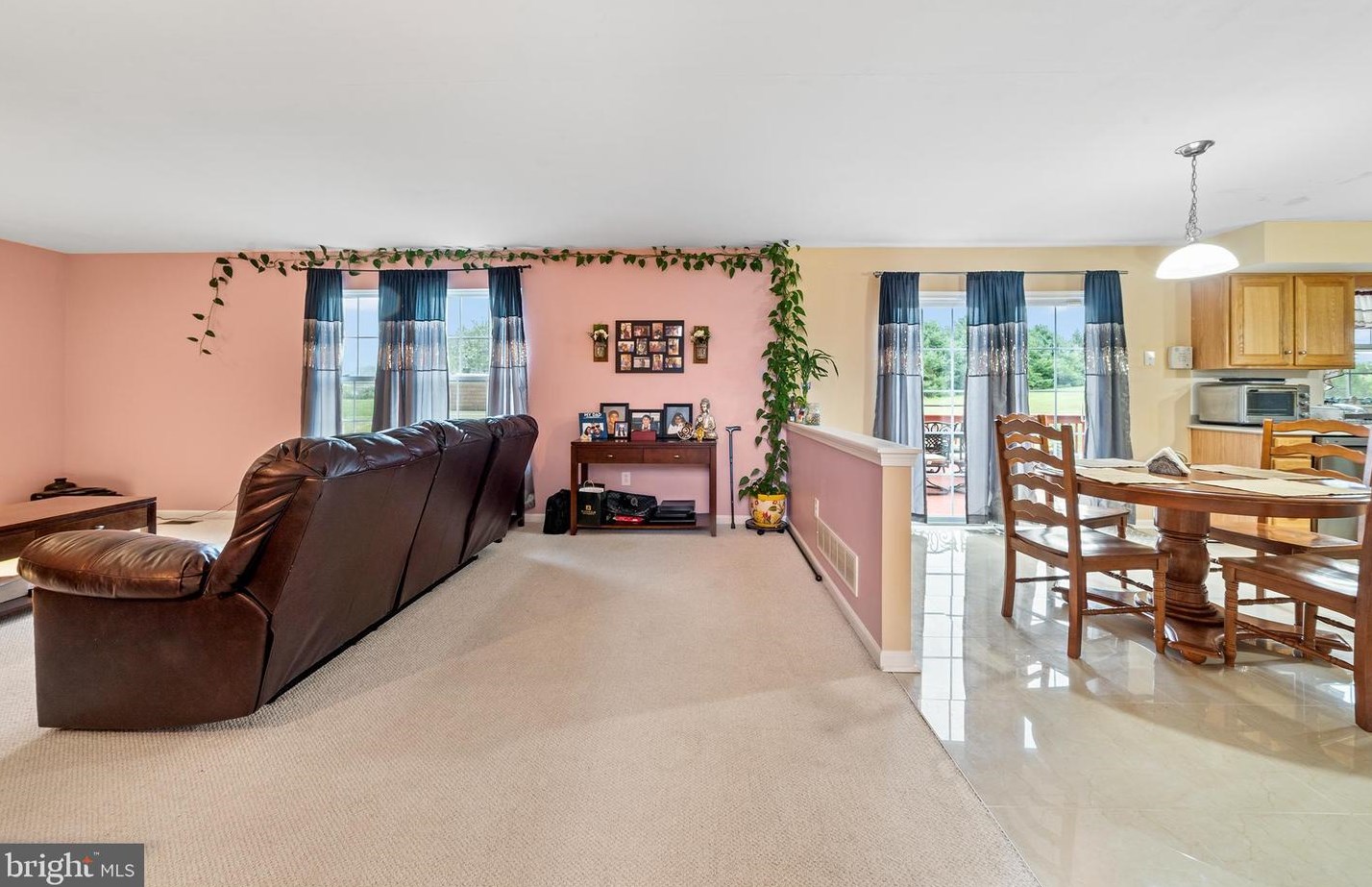 329 Buckhead Ln, Douglassville PA  19518-9628 exterior