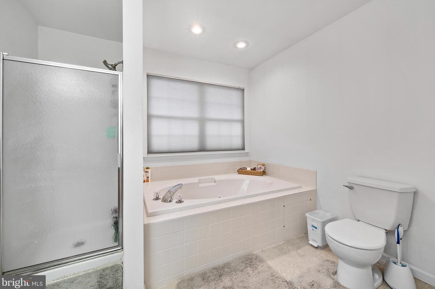 329 Buckhead Ln, Douglassville PA  19518-9628 exterior