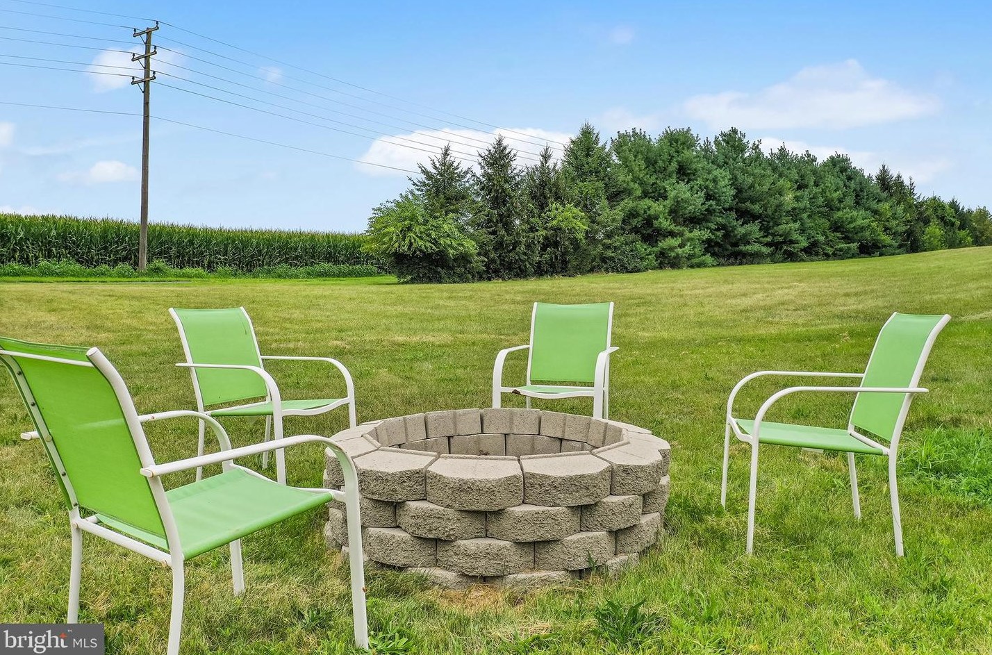 329 Buckhead Ln, Douglassville PA  19518-9628 exterior