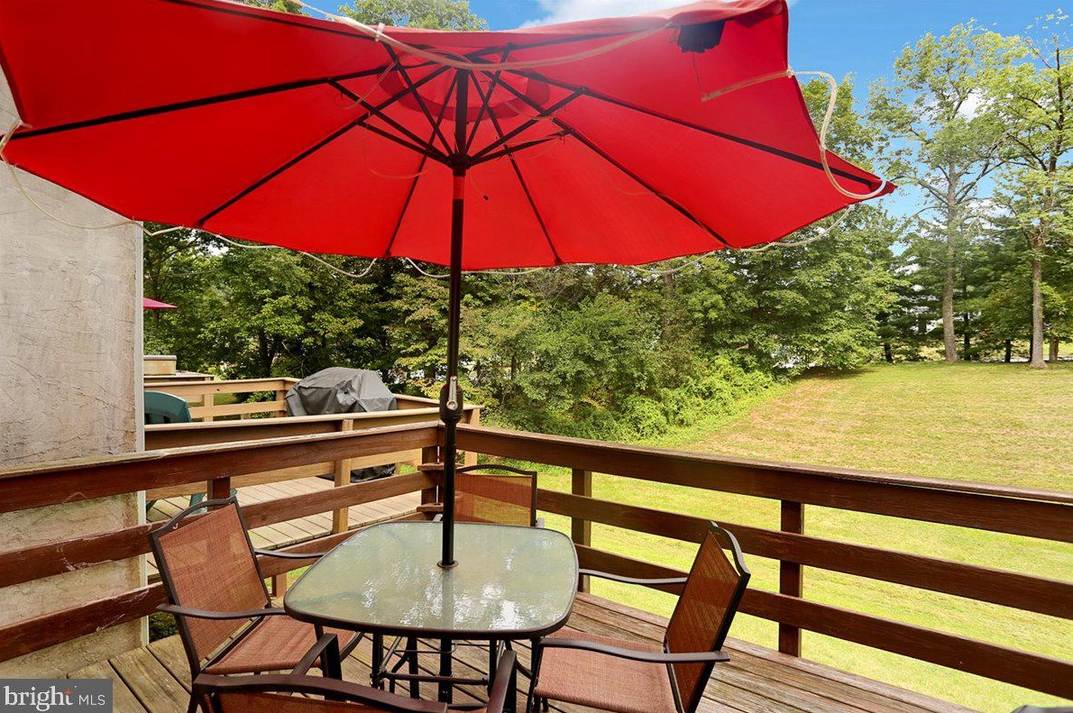 10 Lenape Ln, Douglassville PA  19518-1556 exterior