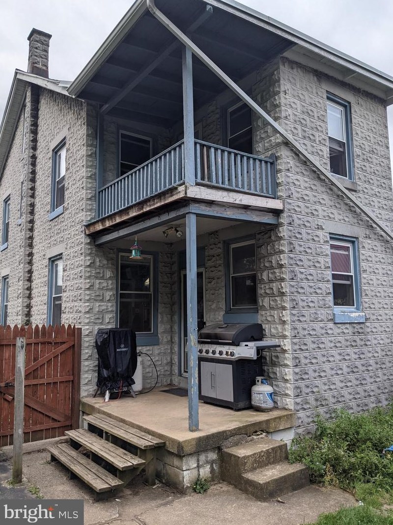 1611 Bennett St, Reading PA  19605-2740 exterior