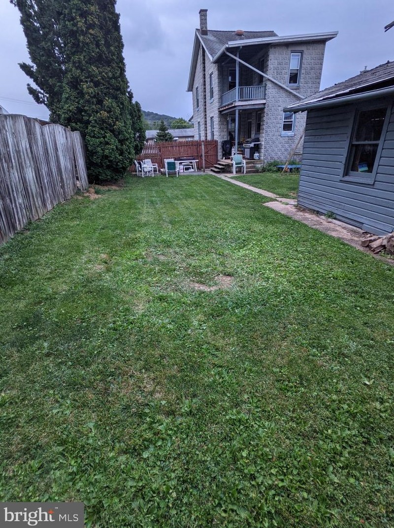 1611 Bennett St, Reading PA  19605-2740 exterior