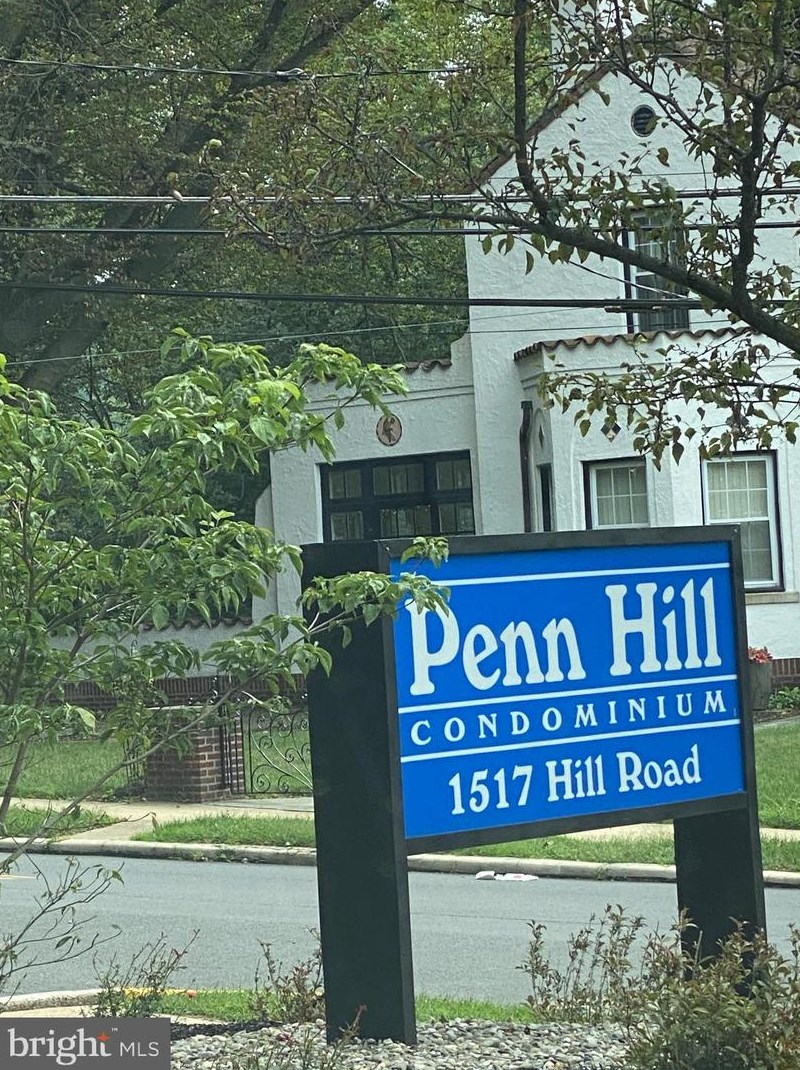 1517 Hill Rd, Reading PA  19602-1411 exterior
