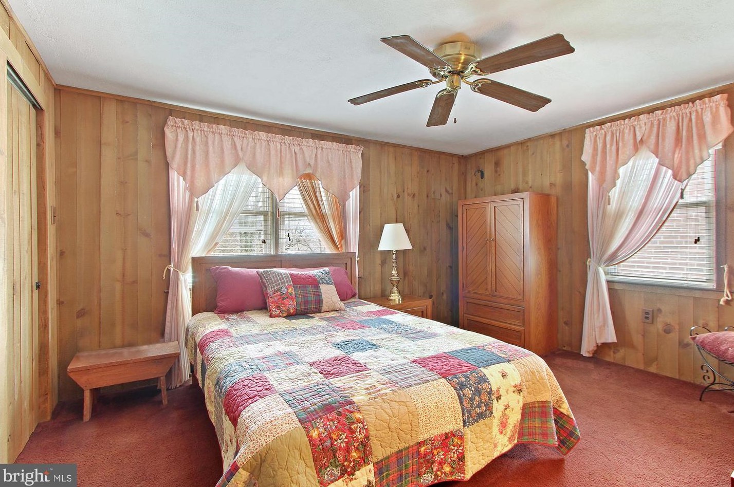 1126 Carsonia Ave, Reading PA  19606-1208 exterior