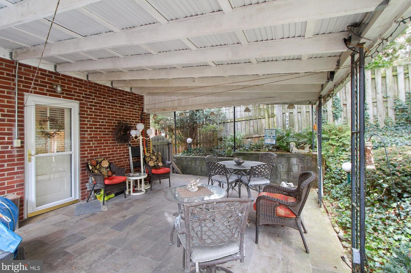 1126 Carsonia Ave, Reading PA  19606-1208 exterior