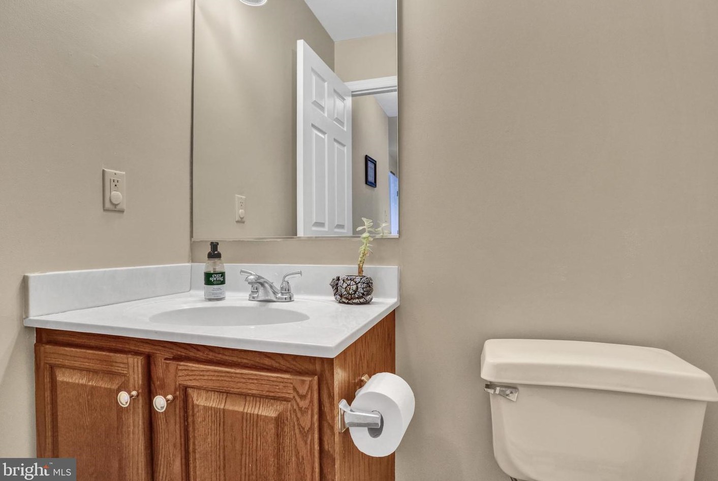 1007 Amity Cir, Reading PA  19605-3257 exterior