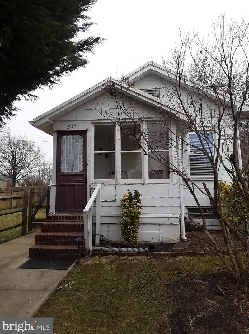337 Douglass St, Reading PA  19601-2037 exterior
