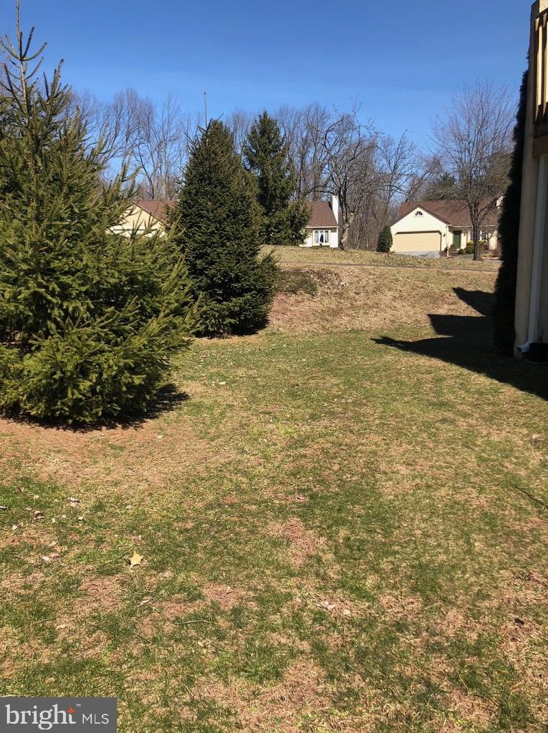 1 Pne Wood Ct, Reading PA  19607-3341 exterior