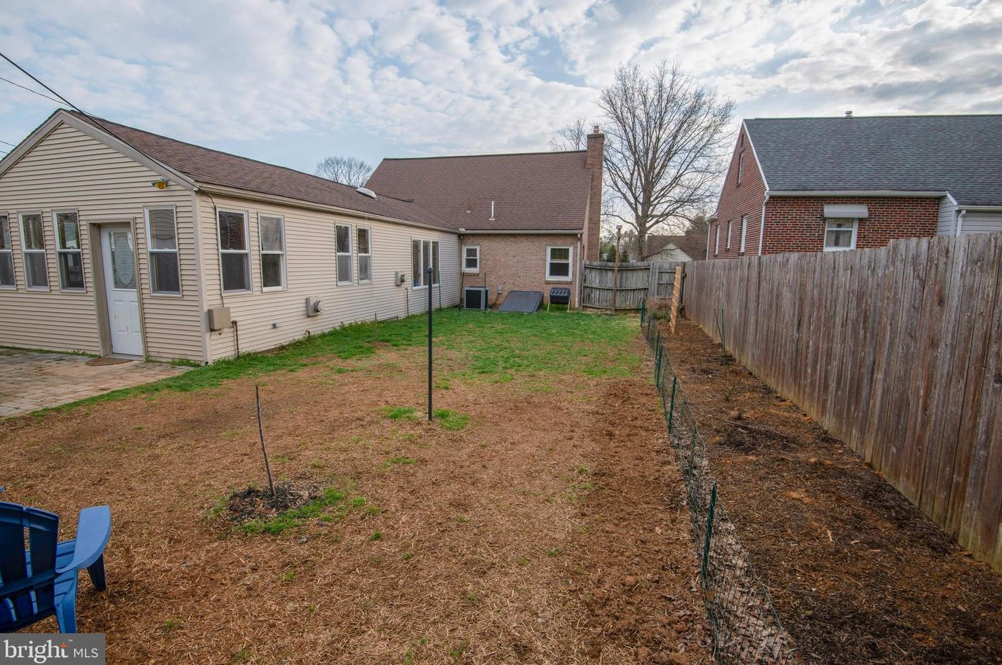 530 Dorchester Ave, Reading PA  19609-2323 exterior