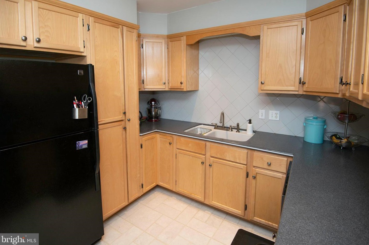 530 Dorchester Ave, Reading PA  19609-2323 exterior