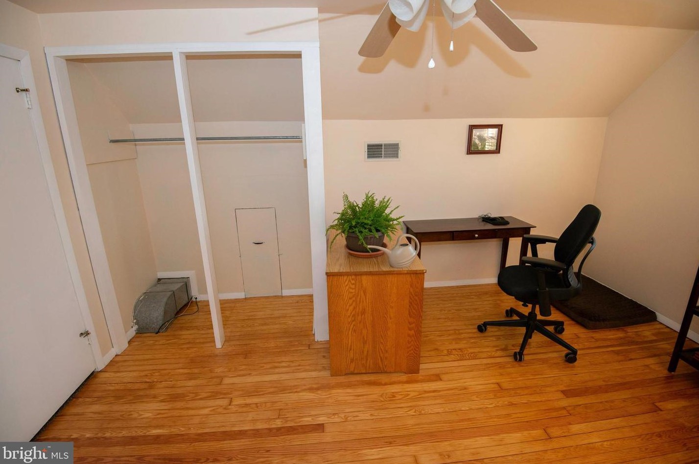 530 Dorchester Ave, Reading PA  19609-2323 exterior