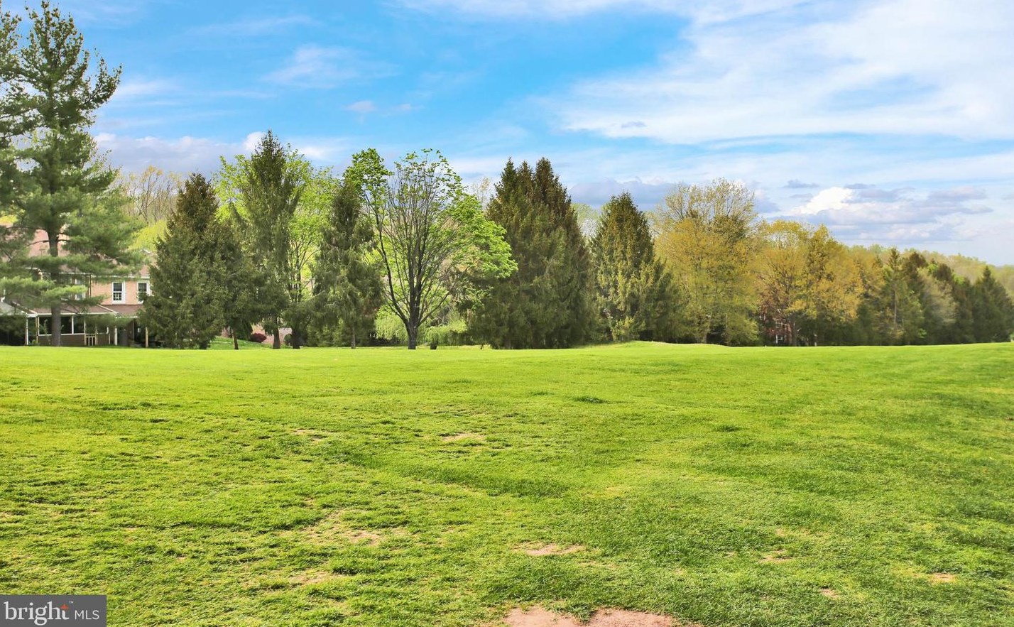 109 Medinah Dr, Reading PA 19607-3399 exterior