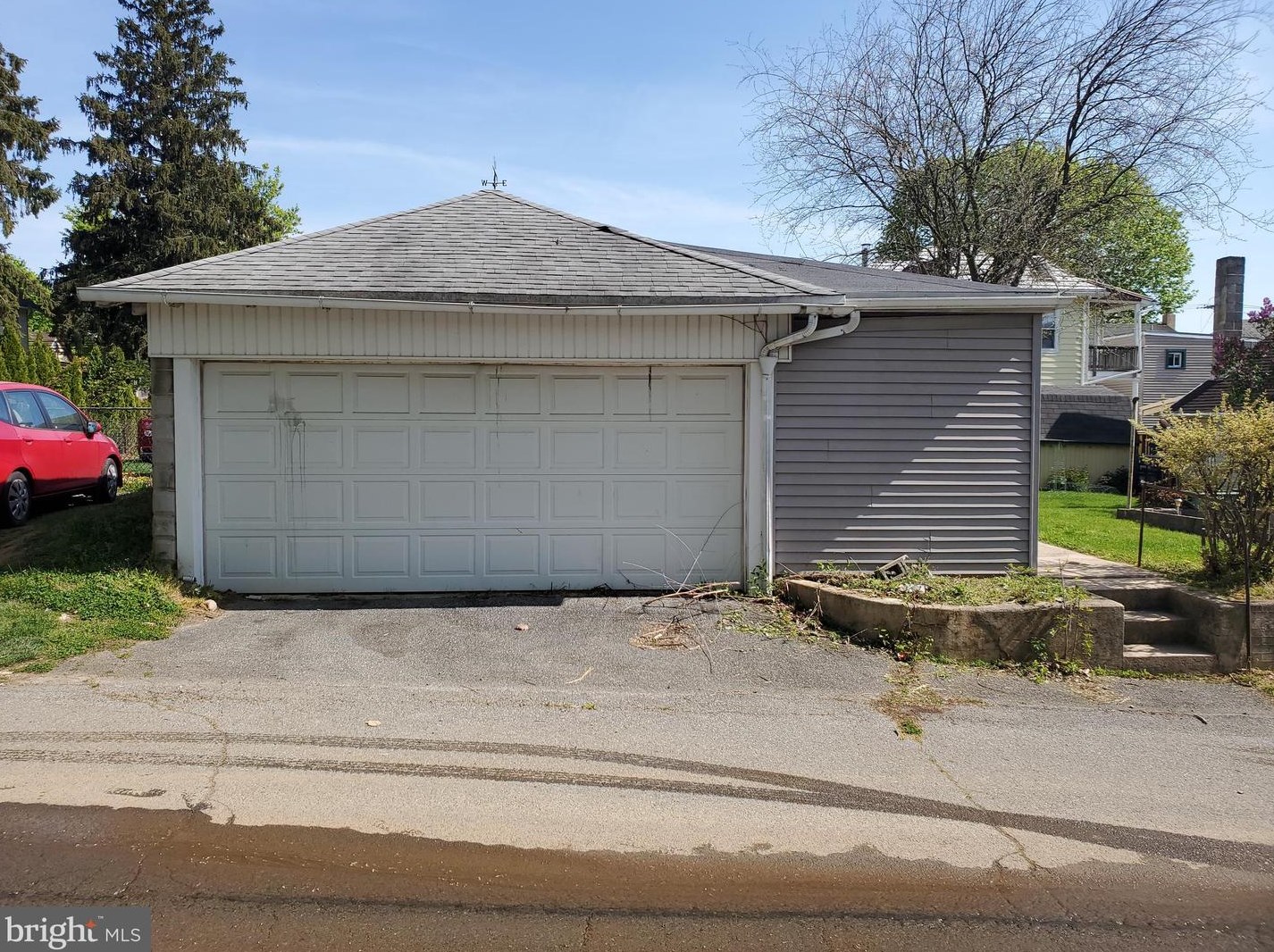 222 Penn Ave, Robesonia PA  19551-1530 exterior