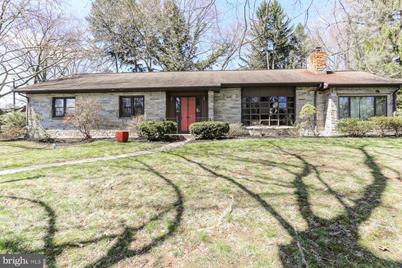 2958 Lincoln Street - Photo 1