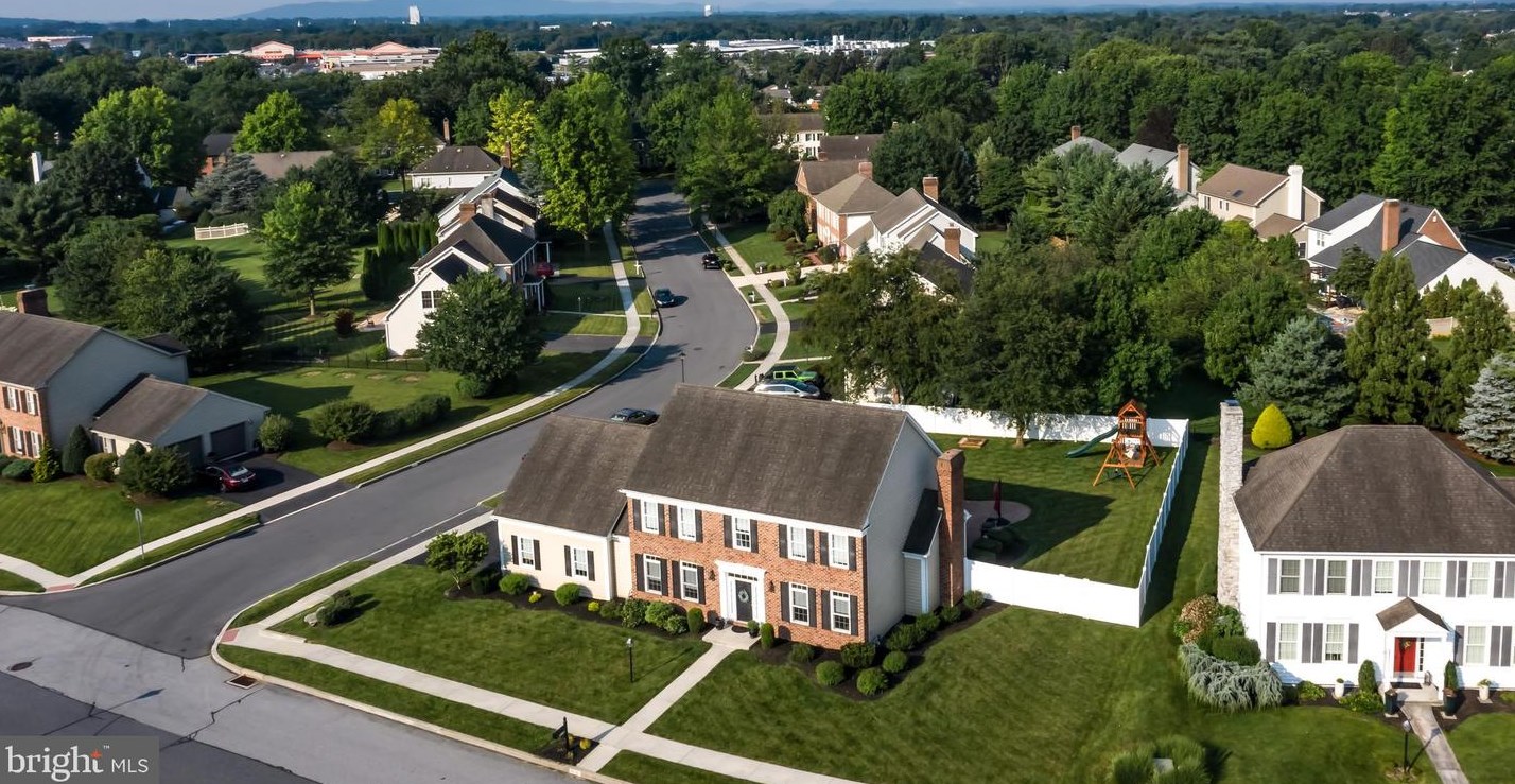 5915 Westover Dr, Navy Sup Dpt PA  17050-6871 exterior