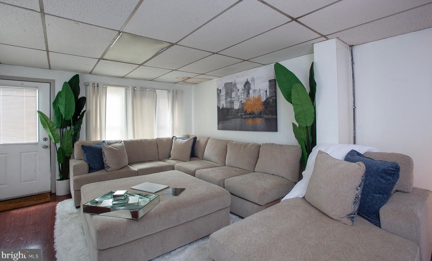 2014 Derry St, Harrisburg PA  17104-2301 exterior