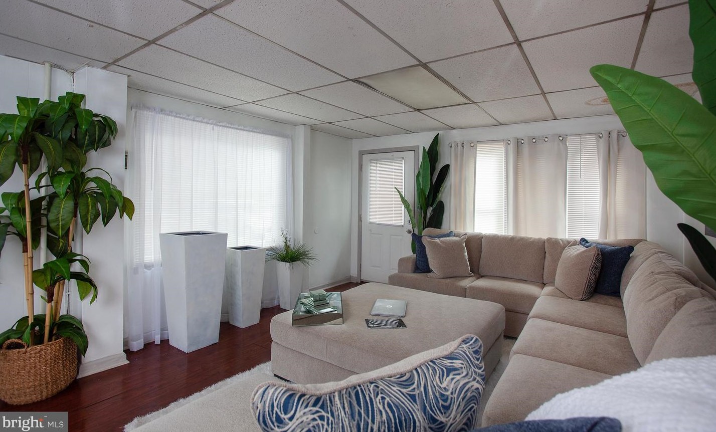 2014 Derry St, Harrisburg PA  17104-2301 exterior