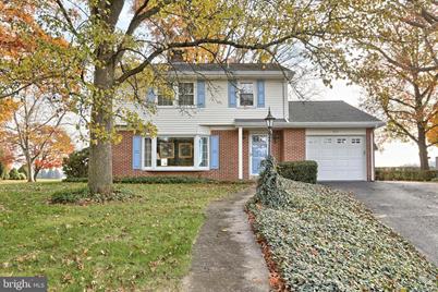 275 William Drive - Photo 1